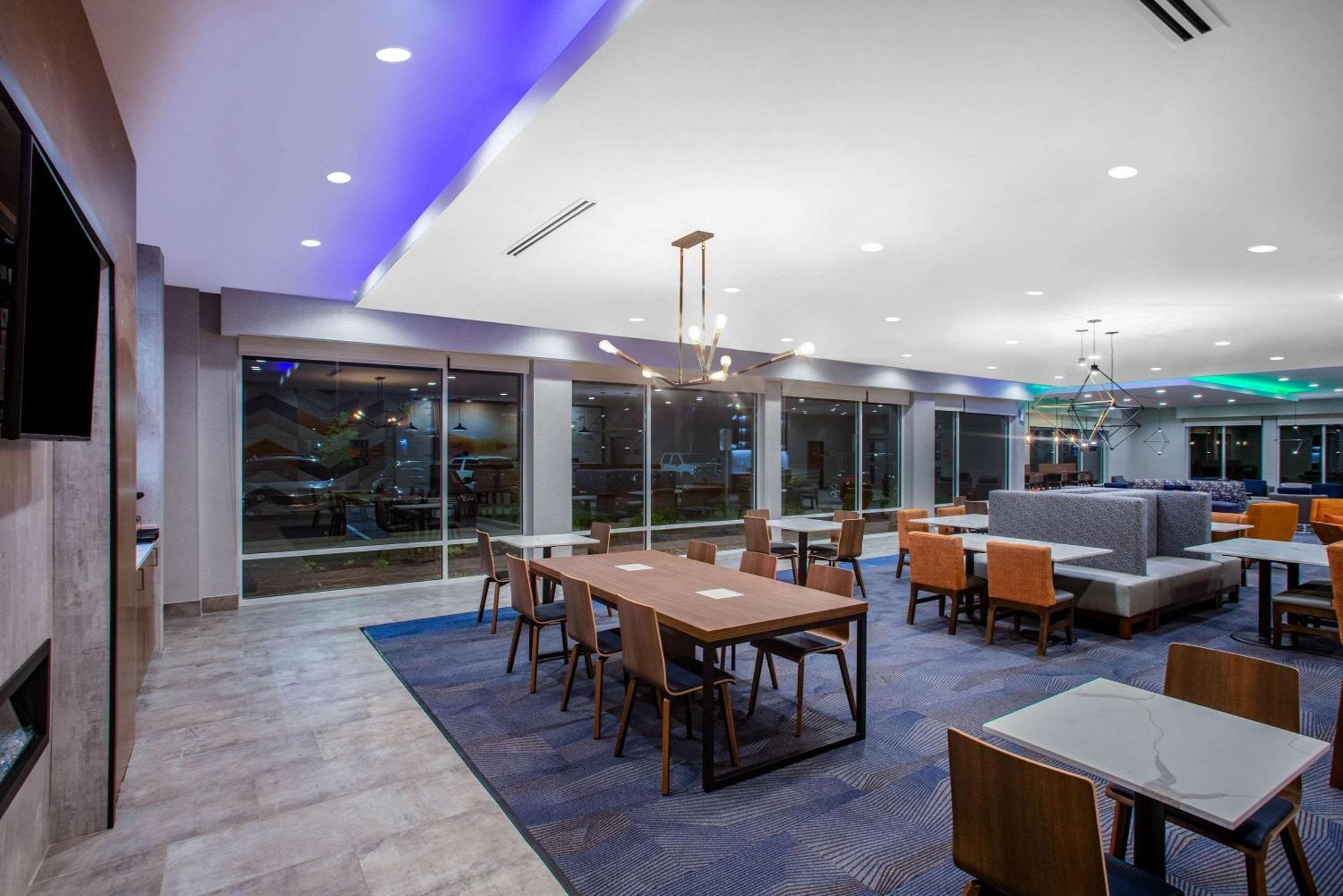 La Quinta Inn & Suites By Wyndham Oxford Kültér fotó